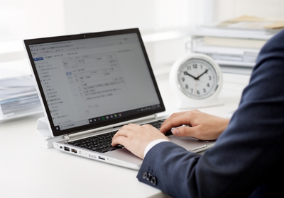 精神障害を開示後に勤務時間を調整して働くITエンジニア